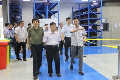 程道然深入東風(fēng)鴻泰調(diào)研 聚焦塑料零部件研發(fā)新突破