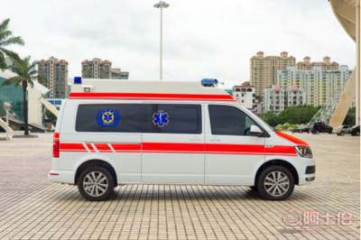 進口大眾凱路威救護車 專業醫療改裝，生命路上的可靠伙伴